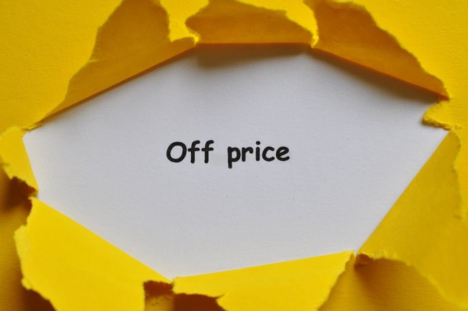 Lease vs Buy Equipment: Save 23% on Costs