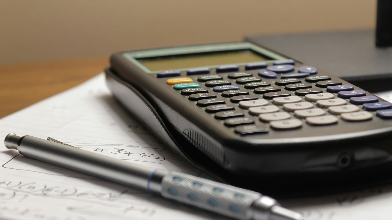 How to calculate IT ROI for small business technology investments