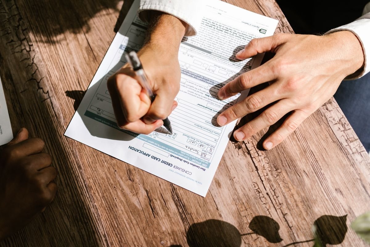 Invoice Financing vs. Invoice Factoring: What's the Difference?